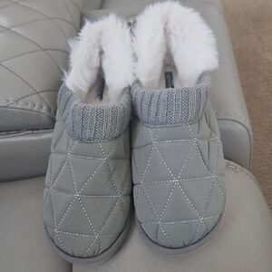 AEROSOLES Gray Quilted Women's Slippers